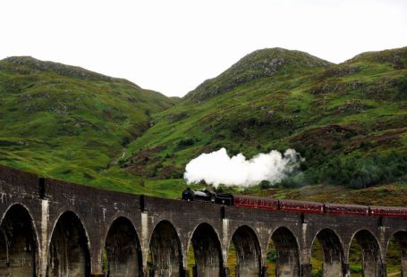 Train - red and black train