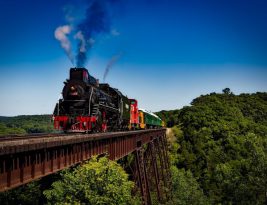 How to Access and Use Train Lounge Facilities?
