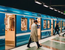 How to Choose between Speed Rail and Traditional Trains?