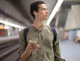 How to Use Train Apps for Schedules and Tickets?