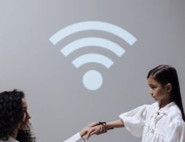 How to Use Wi-fi and Other Tech Services on Trains?